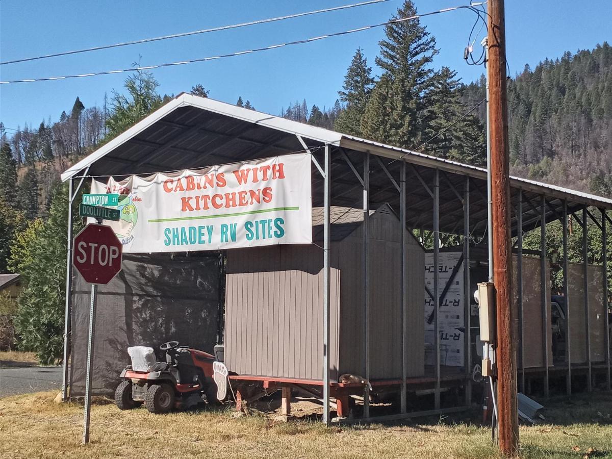 Bigfoot Rv & Cabins Park Happy Camp Bagian luar foto