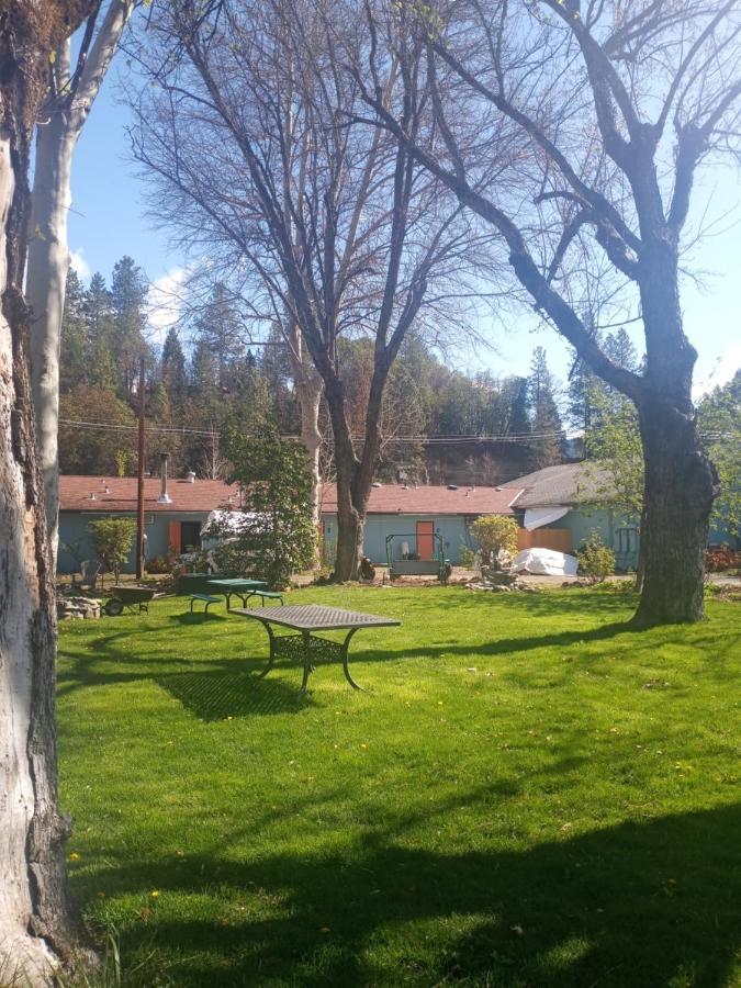 Bigfoot Rv & Cabins Park Happy Camp Bagian luar foto